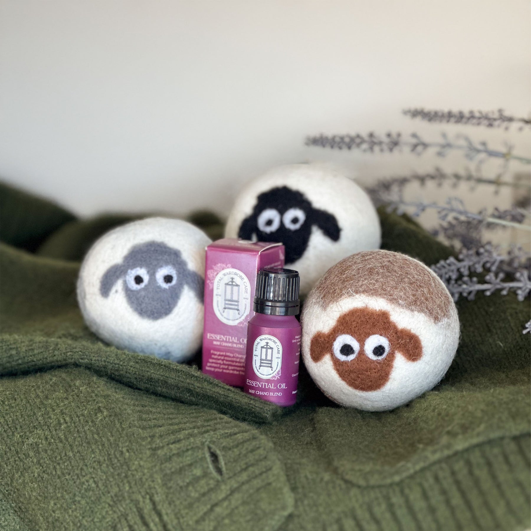 Woolly Balls & Essential Oil