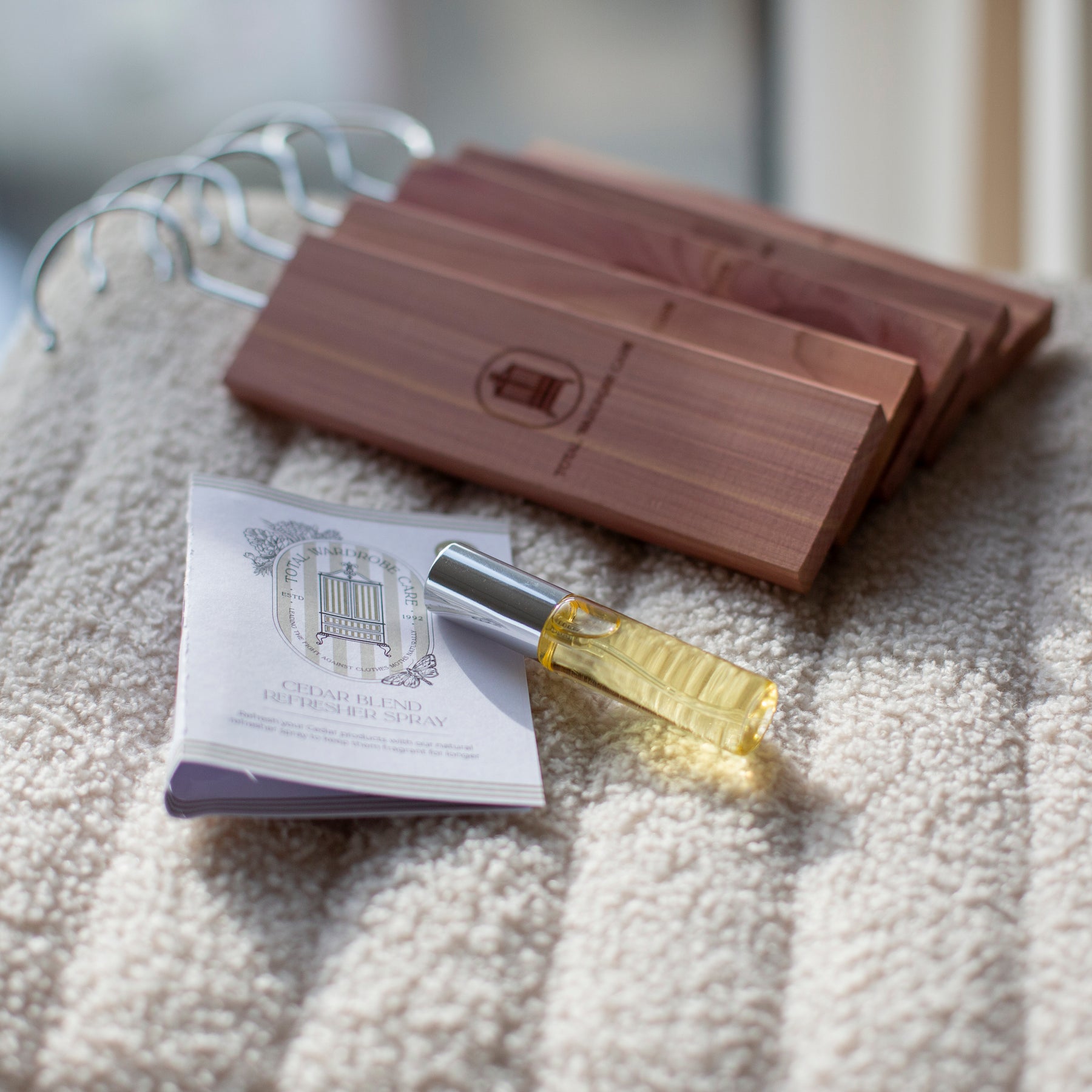 Cedarwood Hanging Blocks & Refresher Spray Gift Set